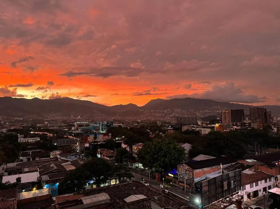 Daire Exclusivo Apartamento En Poblado Con Ac A 1 Min Provenza Medellín Kolombiya